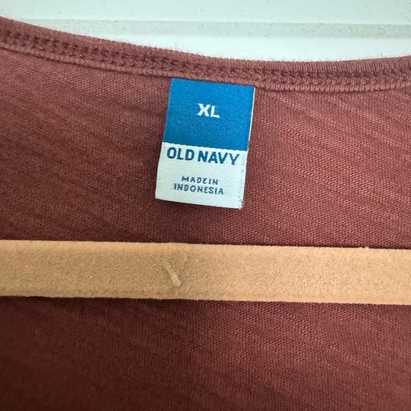 Old Navy Slub Knit V-Neck Button Up Short Sleeve Top - Picture 6 of 7